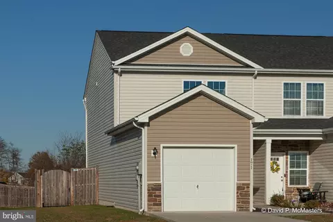 171 Continental Dr, Bunker Hill, WV 25413