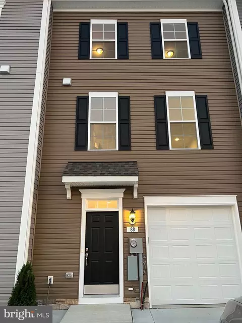 88 Mossdale Blvd, Falling Waters, WV 25419