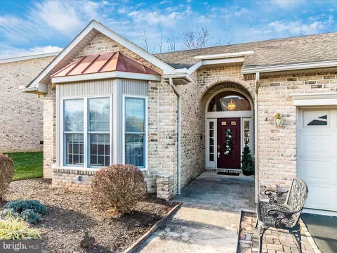153 Morningside Dr, Falling Waters, WV 25419