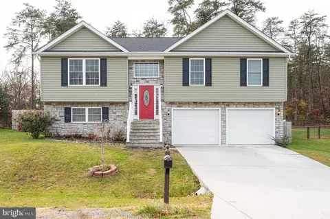 70 Basin Dr, Inwood, WV 25428