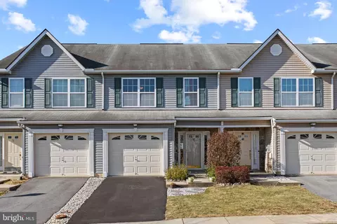 52 Mcglynn Ln, Bunker Hill, WV 25413