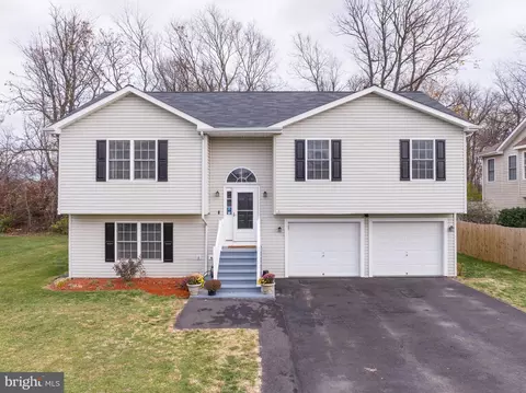255 Good Dr, Martinsburg, WV 25405