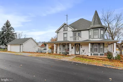1001 New York Ave, Martinsburg, WV 25401