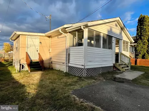 281 Woodbury Ave, Martinsburg, WV 25401