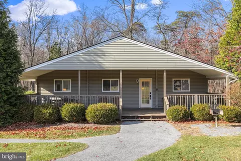 17 Canada Goose Ln, Hedgesville, WV 25427