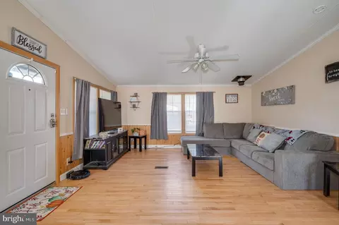276 Burnside Dr, Falling Waters, WV 25419 photo 9