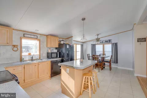 276 Burnside Dr, Falling Waters, WV 25419 photo 12