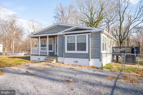 276 Burnside Dr, Falling Waters, WV 25419 photo 3