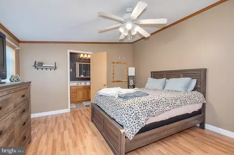 276 Burnside Dr, Falling Waters, WV 25419 photo 13