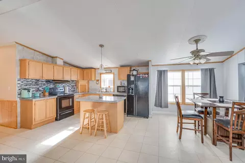 276 Burnside Dr, Falling Waters, WV 25419 photo 6