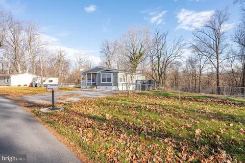 276 Burnside Dr, Falling Waters, WV 25419 photo 4