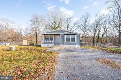 276 Burnside Dr, Falling Waters, WV 25419 photo 2