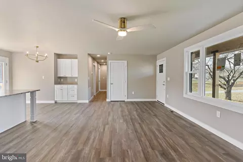 219 Violet Ln, Falling Waters, WV 25419 photo 8
