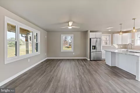 219 Violet Ln, Falling Waters, WV 25419 photo 10