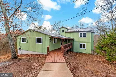 95 Dutch Clover Ct, Hedgesville, WV 25427