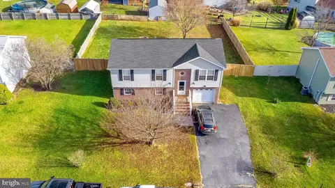 34 Arctic Ave, Hedgesville, WV 25427