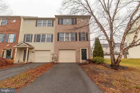 29 Effie Ln, Martinsburg, WV 25404