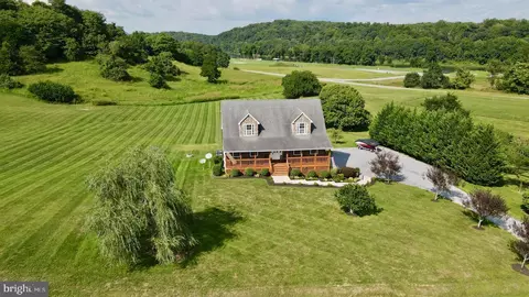 84 Musterfield Ct, Hedgesville, WV 25427