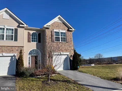 51 Polygon Pl, Falling Waters, WV 25419 photo 2