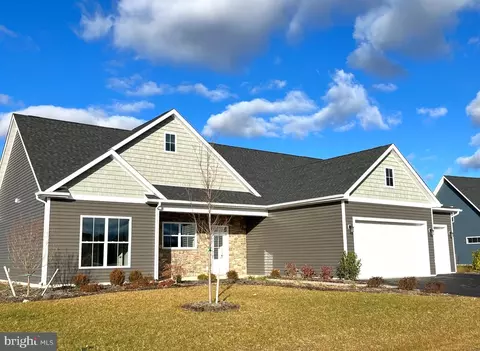 93 Glenaire Rd, Bunker Hill, WV 25413