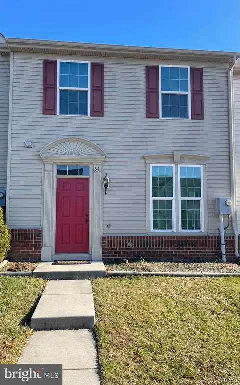 34 Mississippi Pt, Falling Waters, WV 25419