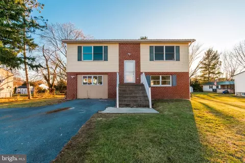 47 Winston Ave, Inwood, WV 25428