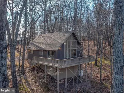 529 The Woods Rd, Hedgesville, WV 25427
