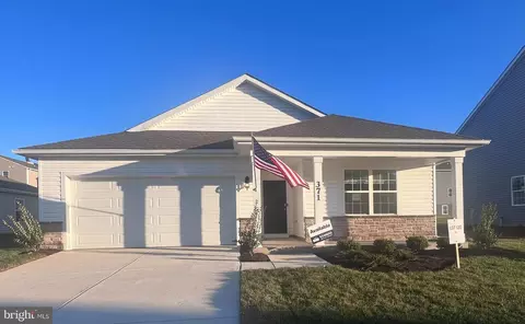 371 Toulouse Ln, Martinsburg, WV 25403