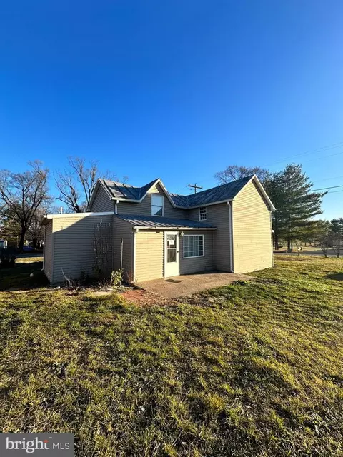 11 Nereid Dr, Bunker Hill, WV 25413