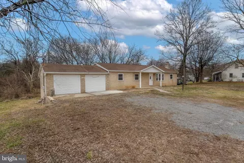 1693 Files Cross Rd, Martinsburg, WV 25404