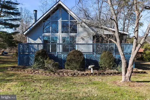 81 Powhatan Trl, Hedgesville, WV 25427