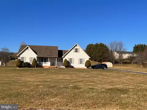 129 Sudley Ln, Martinsburg, WV 25403