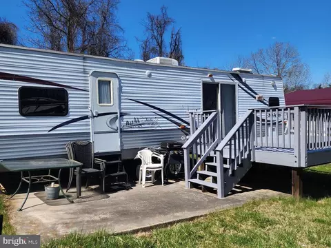 Block 87 Lot 11 Hot Springs Avenue, Falling Waters, WV 25419