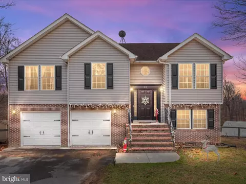 69 Egret Ct, Gerrardstown, WV 25420