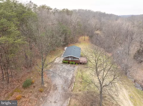 89 Platt Mountain Ln, Inwood, WV 25428