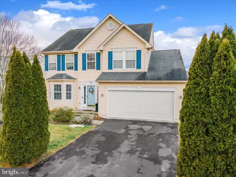 182 Caledonia Dr, Martinsburg, WV 25405