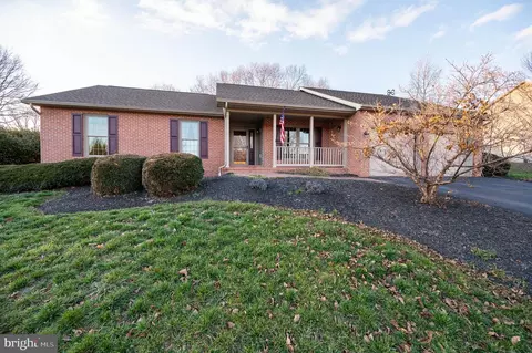 403 Azalea Ln, Martinsburg, WV 25401