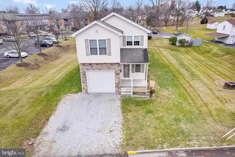 1001 N High St, Martinsburg, WV 25404