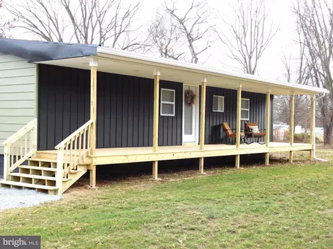 271 Charity Cir, Falling Waters, WV 25419