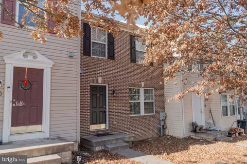 77 Grindstone Dr, Hedgesville, WV 25427
