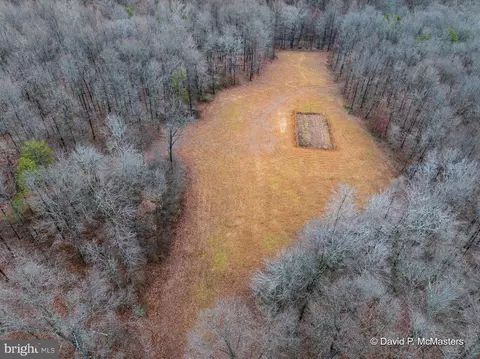 Jermikey Court, Hedgesville, WV 25427
