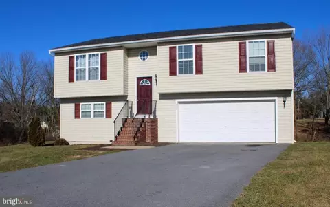636 Ford Cir, Inwood, WV 25428