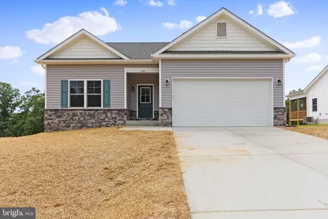 140 Larimar Ln, Inwood, WV 25428