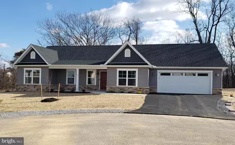 188 Duluth Dr, Martinsburg, WV 25404
