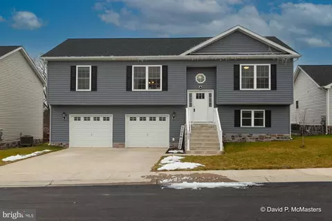 253 Pochards Ct, Martinsburg, WV 25403