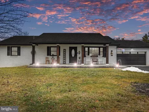 433 Mimosa Dr, Martinsburg, WV 25404