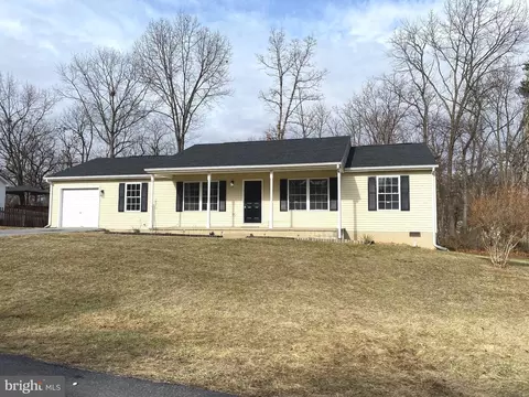 213 Labonte Dr, Martinsburg, WV 25404