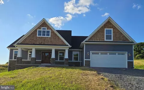 595 Elegant Dr, Martinsburg, WV 25403