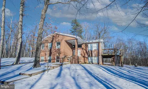 2302 Locust Grove Rd, Hedgesville, WV 25427