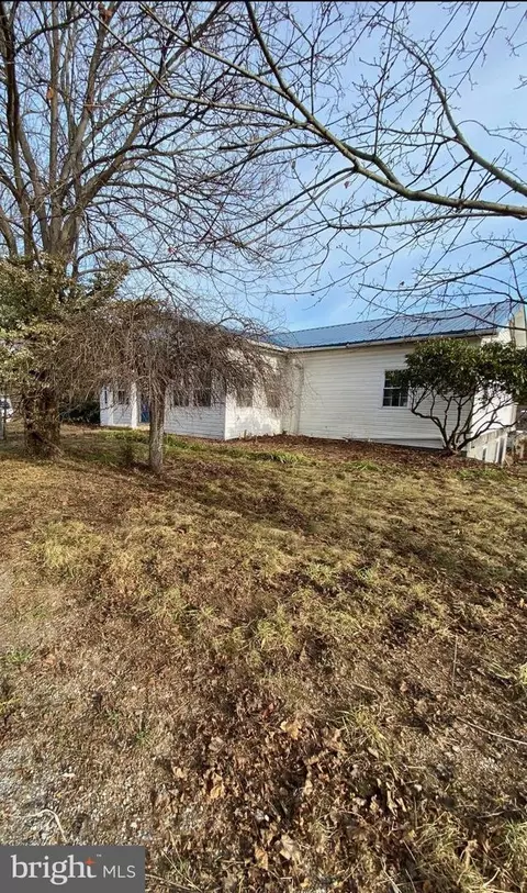 3050 Back Creek Valley Rd, Hedgesville, WV 25427
